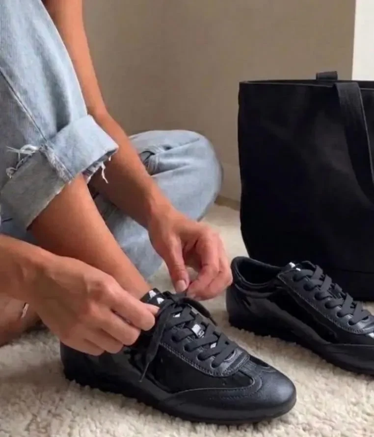 Sneakers Cuero y Gamuza Negro